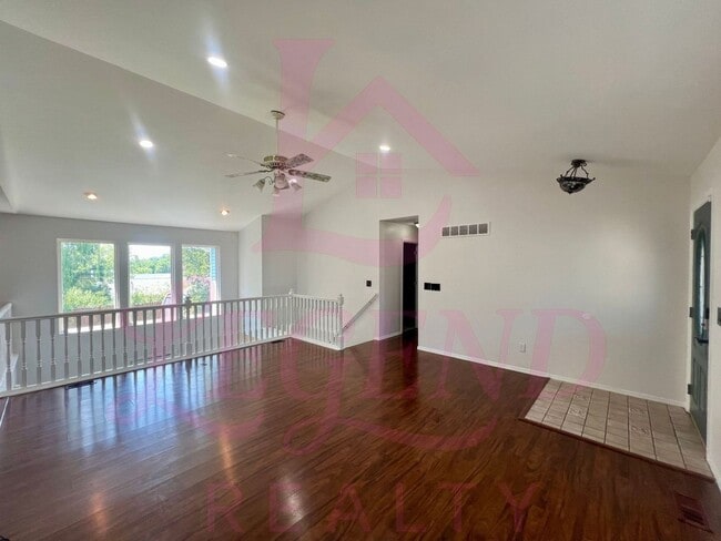 Building Photo - MOVE IN READY - Atrium Ranch for Rent in O...