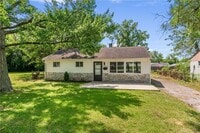 Building Photo - Charming Ranch-Style Home for Rent