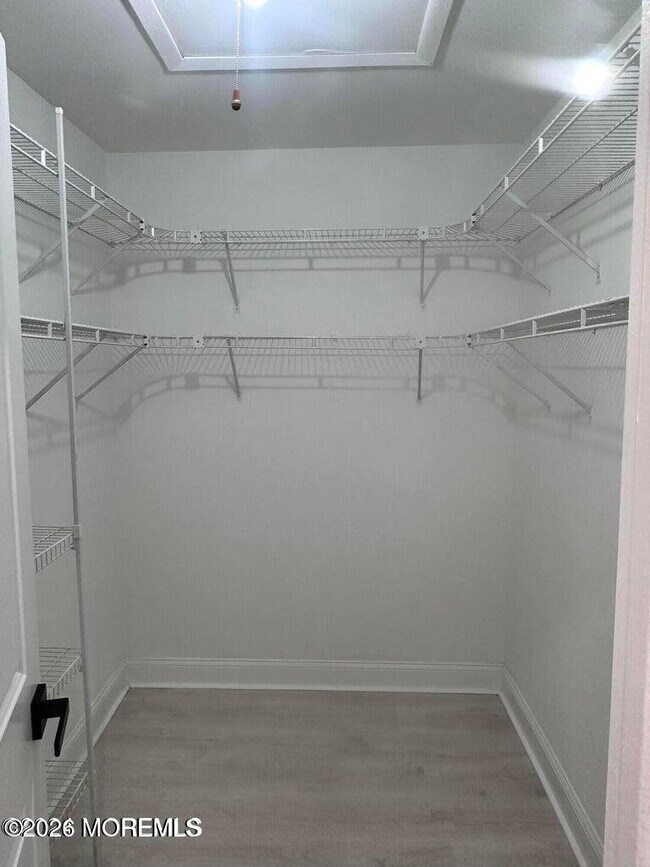 Building Photo - 225 Longwood Dr