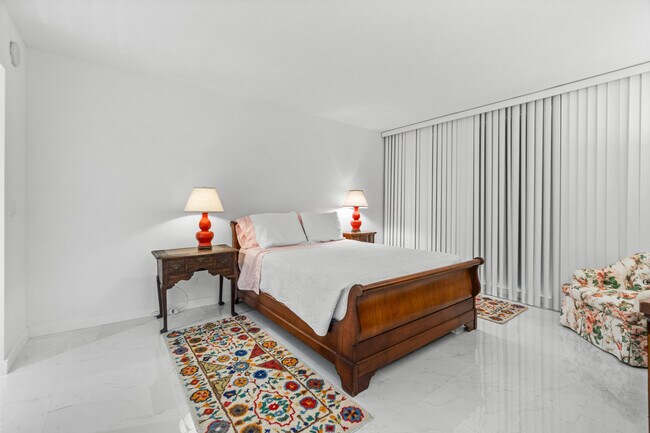 Building Photo - 2780 S Ocean Blvd