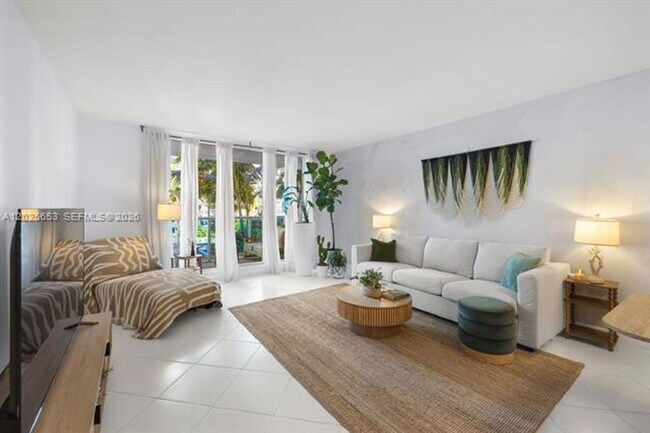 Building Photo - 2301 Collins Ave