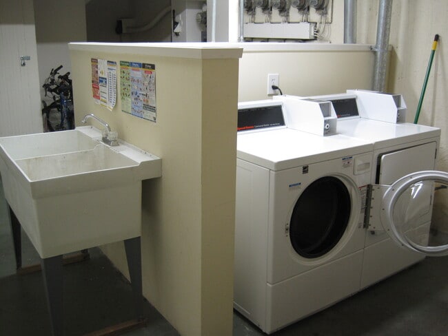 Laundry - 221 Belmont Ave E