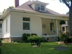 Building Photo - 2213 10th Ave S