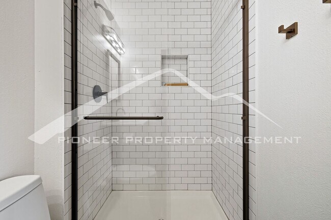 Building Photo - 8762 Chase Dr
