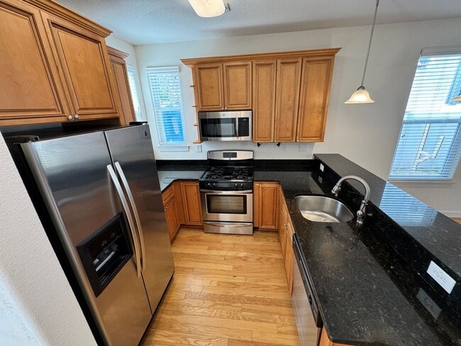 Building Photo - Ready 04-01-26! A Shadowlawn Condo w/Rooftop Deck - 3 Primary Suites - Outdoor Shower - Pet Frien...