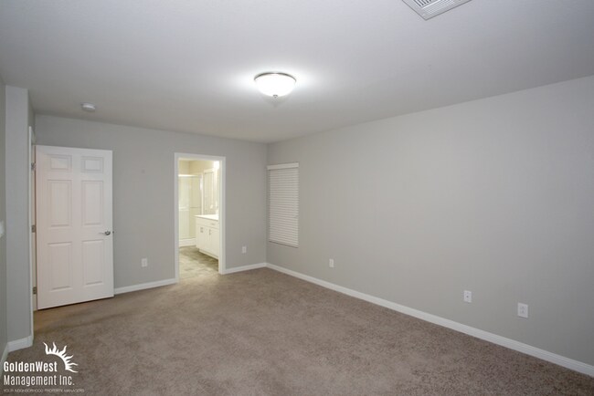 Building Photo - Beautifully Updated 4Bdm 3Ba Two-Story Home Located in the Heart of Southern Highlands!