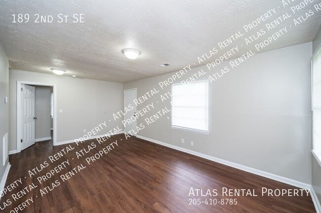 Building Photo - 189 2nd St SE