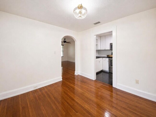 Building Photo - [748/750/756/758] Winfree Ave