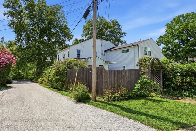 Building Photo - Beautiful 3B/2B Twin with Off-Street Parking in West Chester Borough