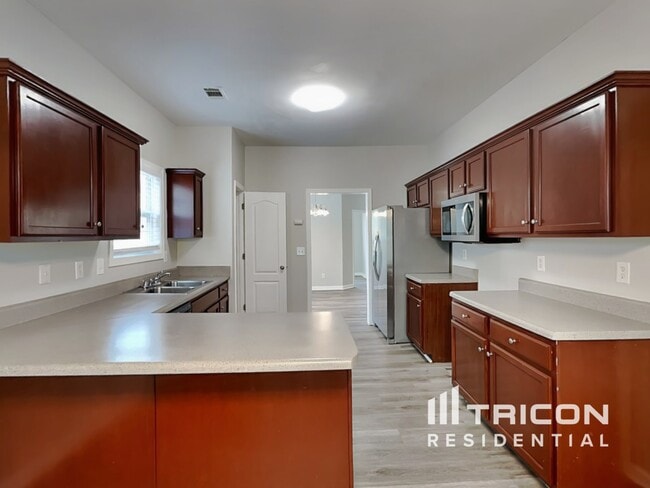 Building Photo - 359 Oakhaven Way