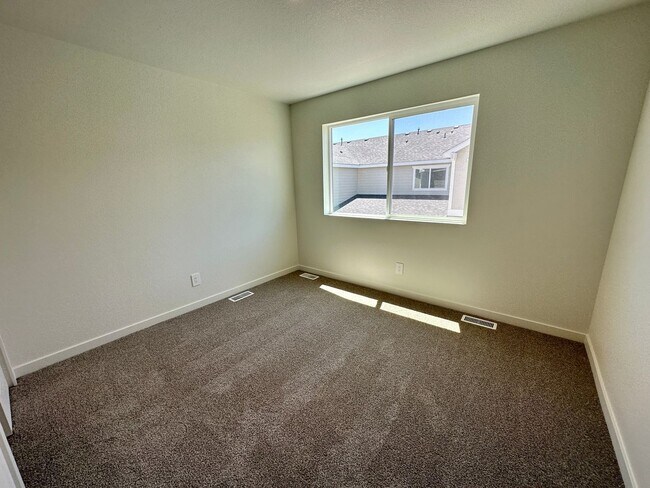 Building Photo - 3909 Canoe St