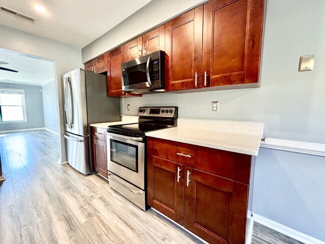 Building Photo - Gorgeous Townhome in Virginia Beach