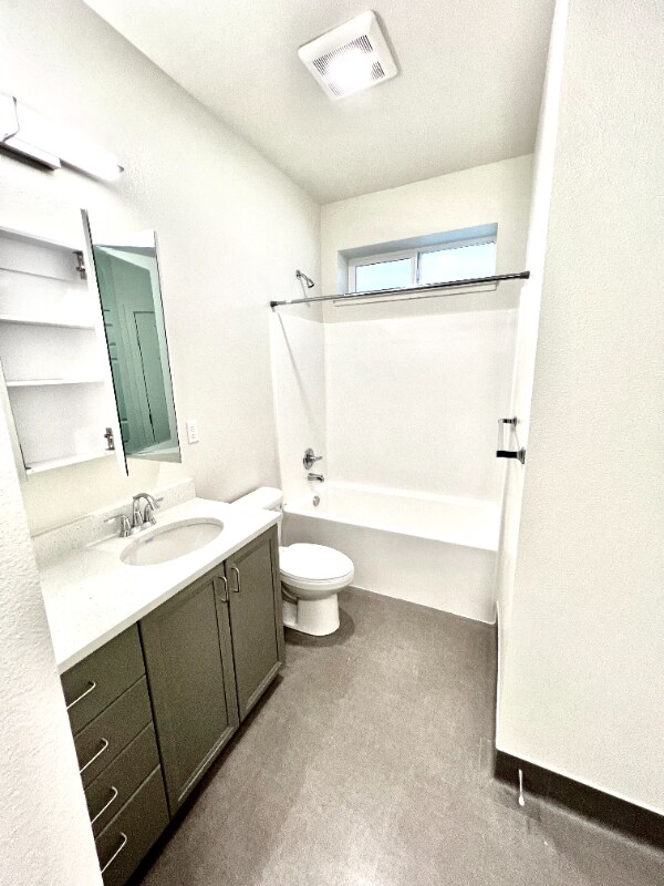 Building Photo - 2330 Yakima Ct