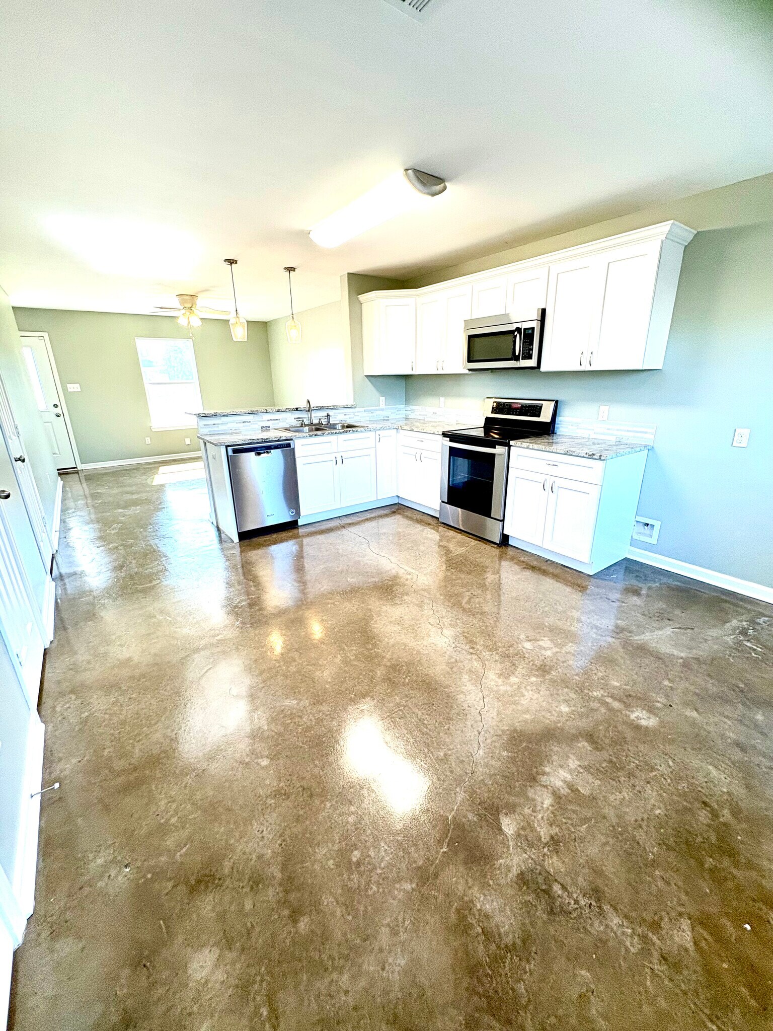 Building Photo - 1603 Dehart