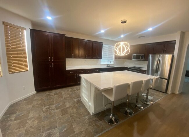 Building Photo - Elegant 5-Bedroom, 3.5-Bathroom Home –1st ...