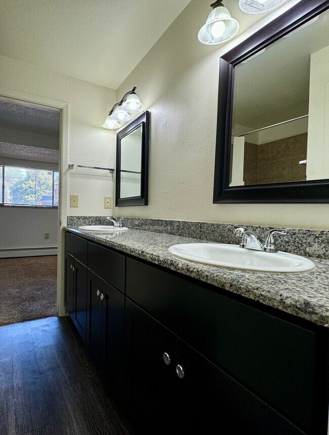Building Photo - Spacious Boulder Condo – Available on August 1