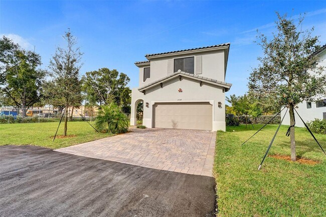 Building Photo - 13145 Addilyn Ct