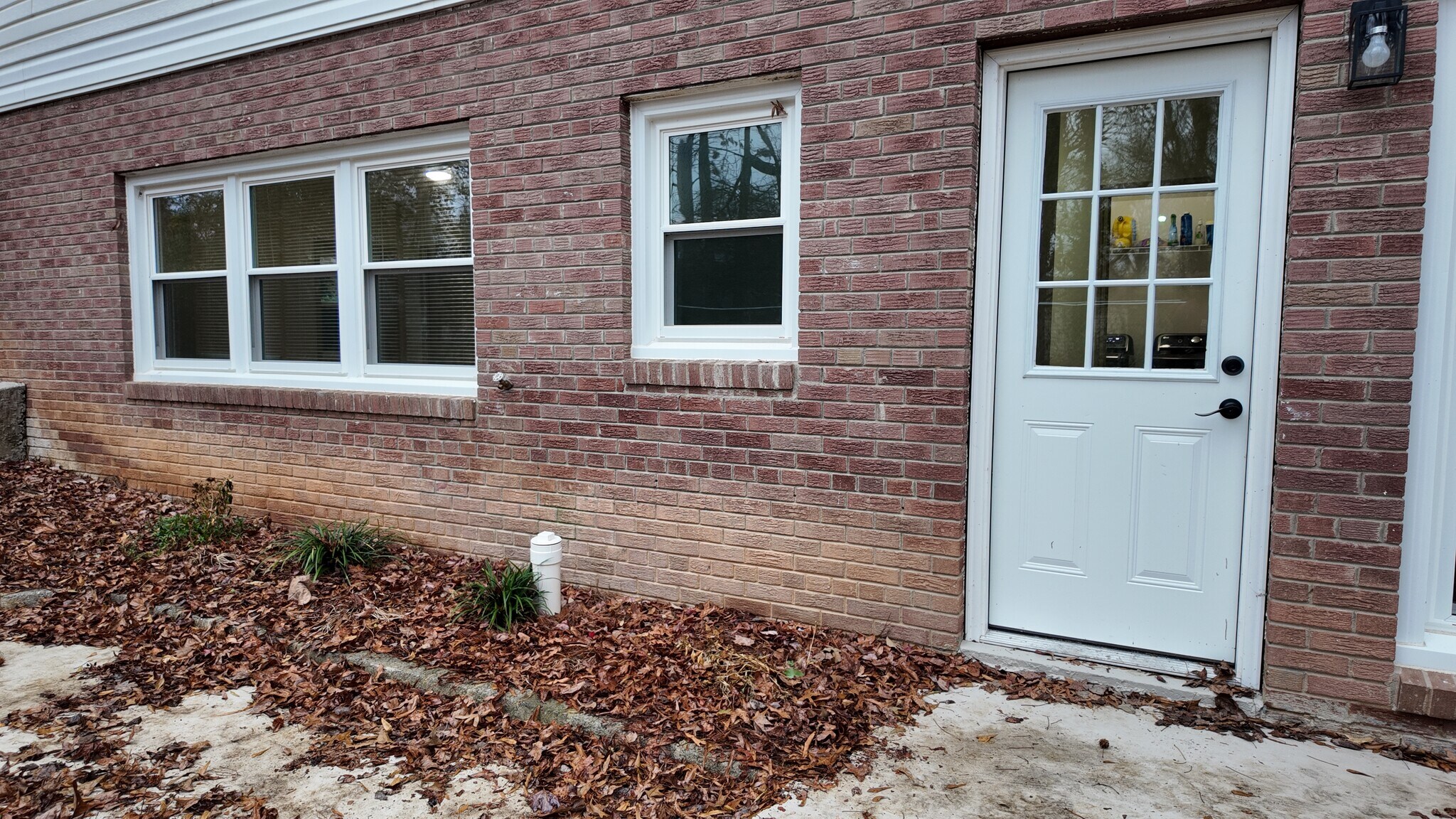 Building Photo - 1521 Anthony Dr