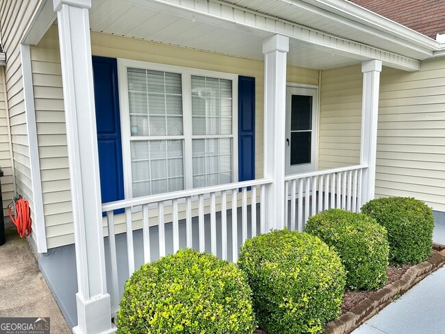 Building Photo - 3353 Medina Dr