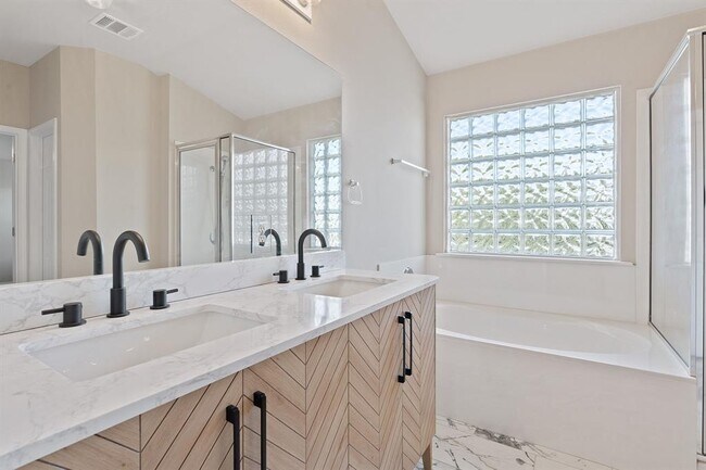 Building Photo - 10808 Chippenhook Ct