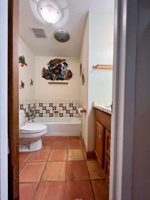 Building Photo - 100 S Doheny Dr