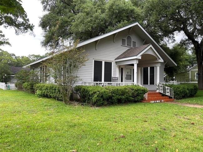 Primary Photo - 801 Hudgins St