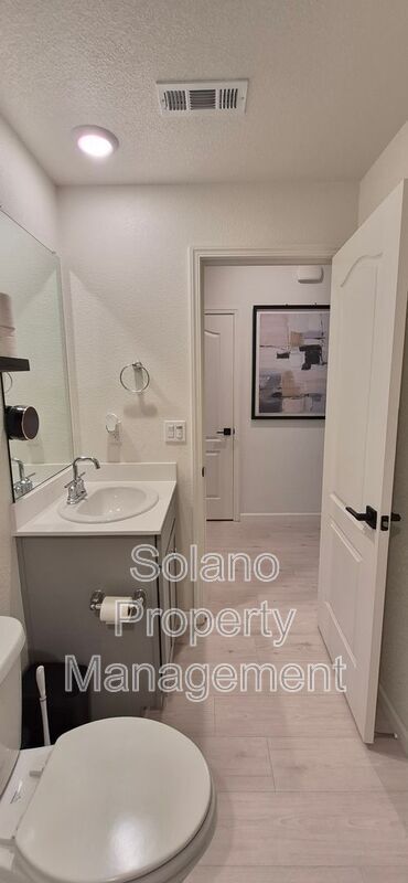 Building Photo - 2397 Sheldon Dr