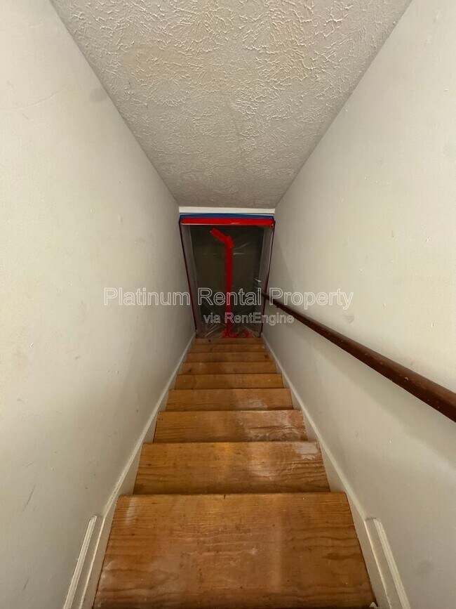 Building Photo - 4007 Shady Cir NW