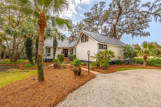 Building Photo - 6201 Frederica Rd
