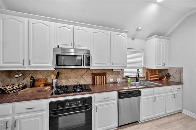 Building Photo - 674 Burr Oak Dr