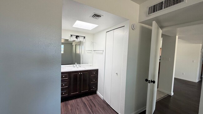 Building Photo - 8301 E Wildcat Dr