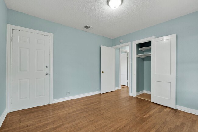 Building Photo - Cozy 2 Bedroom Home in Downtown San Antonio!
