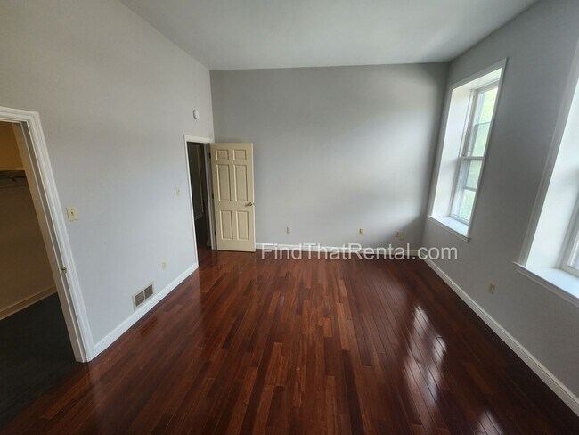 Building Photo - 34 S Hanover St