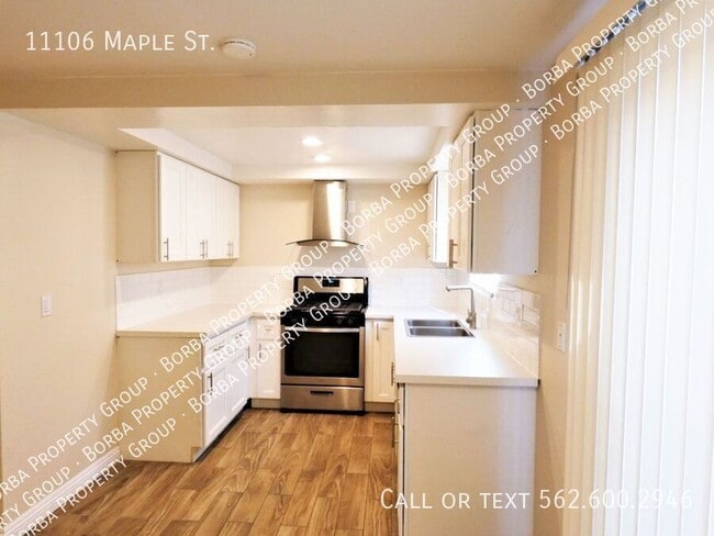 Building Photo - 11106 Maple St