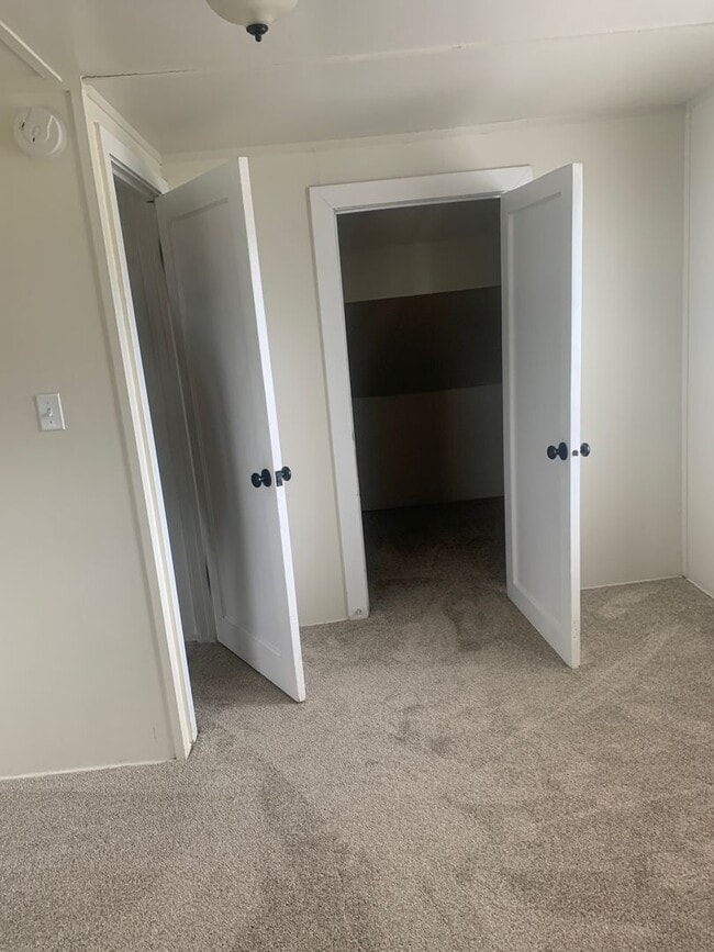 Building Photo - Good connections make all the difference