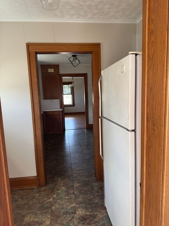 Building Photo - Beautiful, Meticulously Maintained Home in Perrysburg