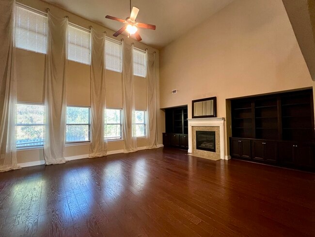 Building Photo - 68 Hemingway Ln