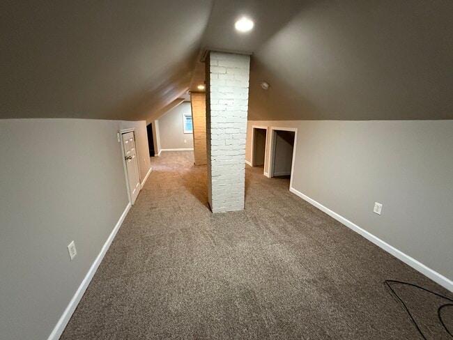 Building Photo - 123 Adelaide St