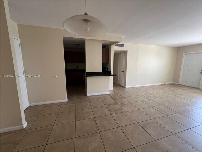 Building Photo - 401 Golden Isles Dr