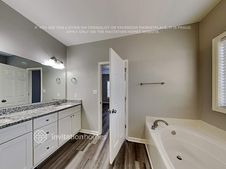 Building Photo - 4901 Abbotts Pointe Ct