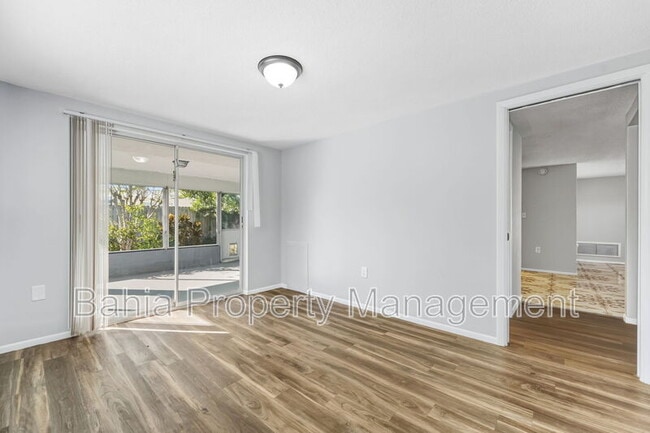 Building Photo - 9425 Palm Ave