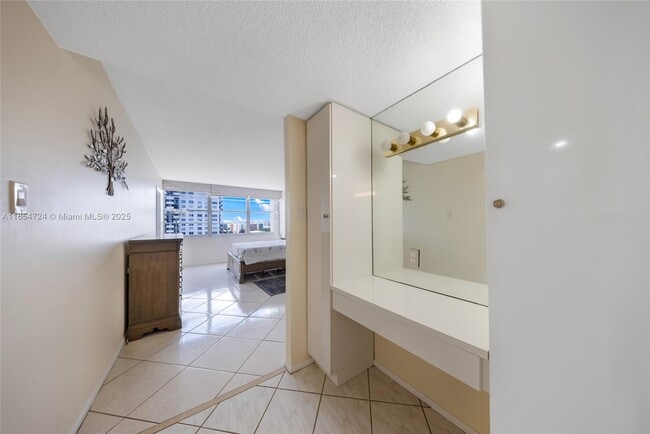 Building Photo - 18081 Biscayne Blvd