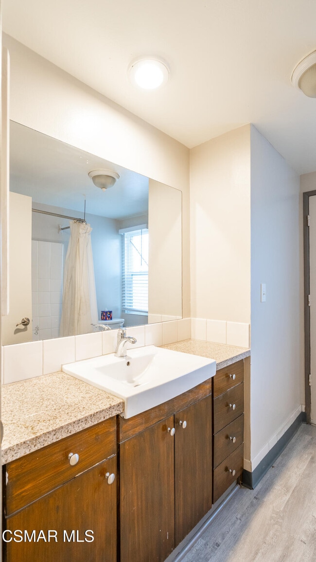 Building Photo - 5901 Hanna Ave