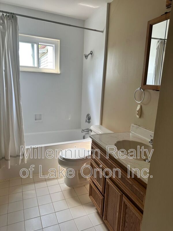 Building Photo - 27532 O'Neil St