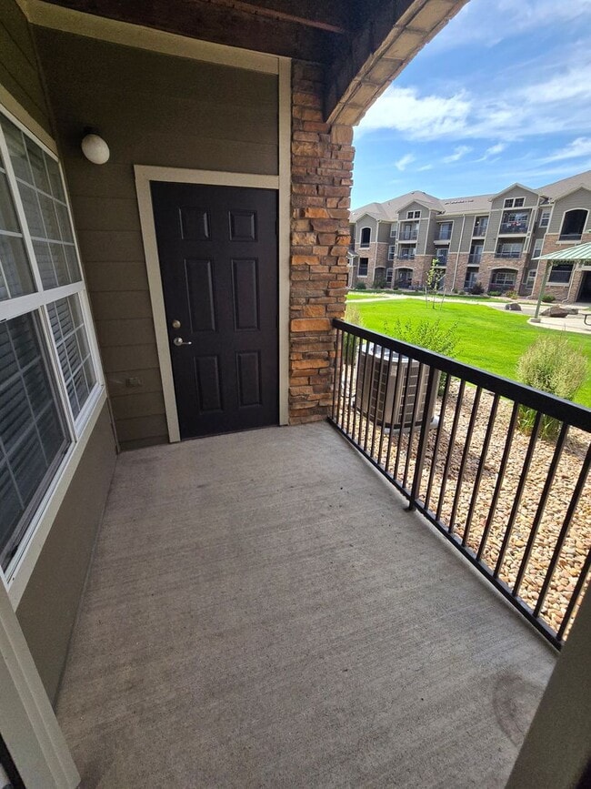 Building Photo - Beautiful 2 Bed, 2 bath condo
