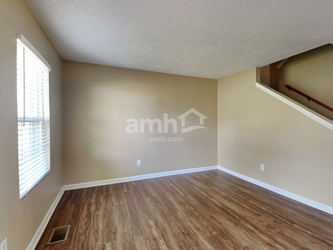 Building Photo - 2315 Hayward Ln