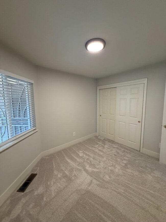 Building Photo - Large Single Level 4 Bedroom 2 Bathroom Home located in Northeast Rohnert Park