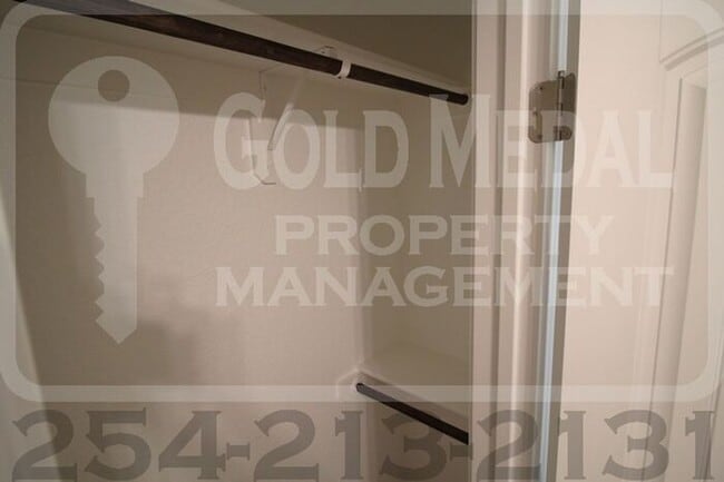 Building Photo - 5105 Red Rose Xing