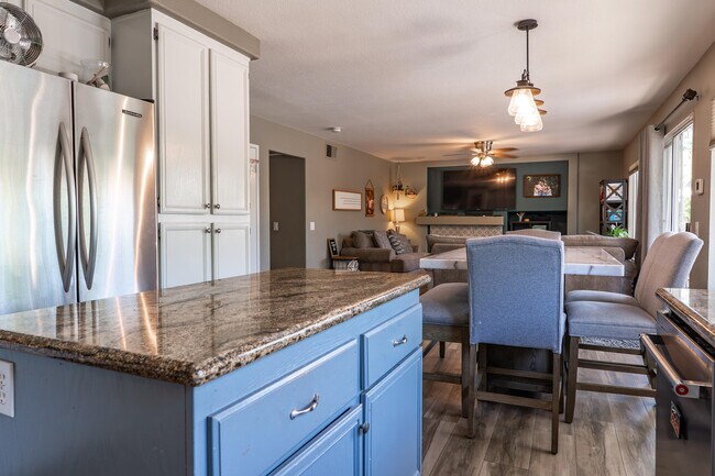 Building Photo - 79290 Desert Wind Ct