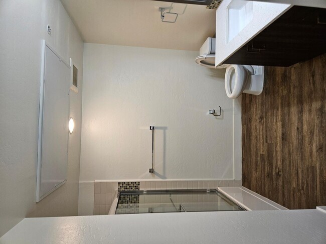 Building Photo - 7981 E Wilshire Dr